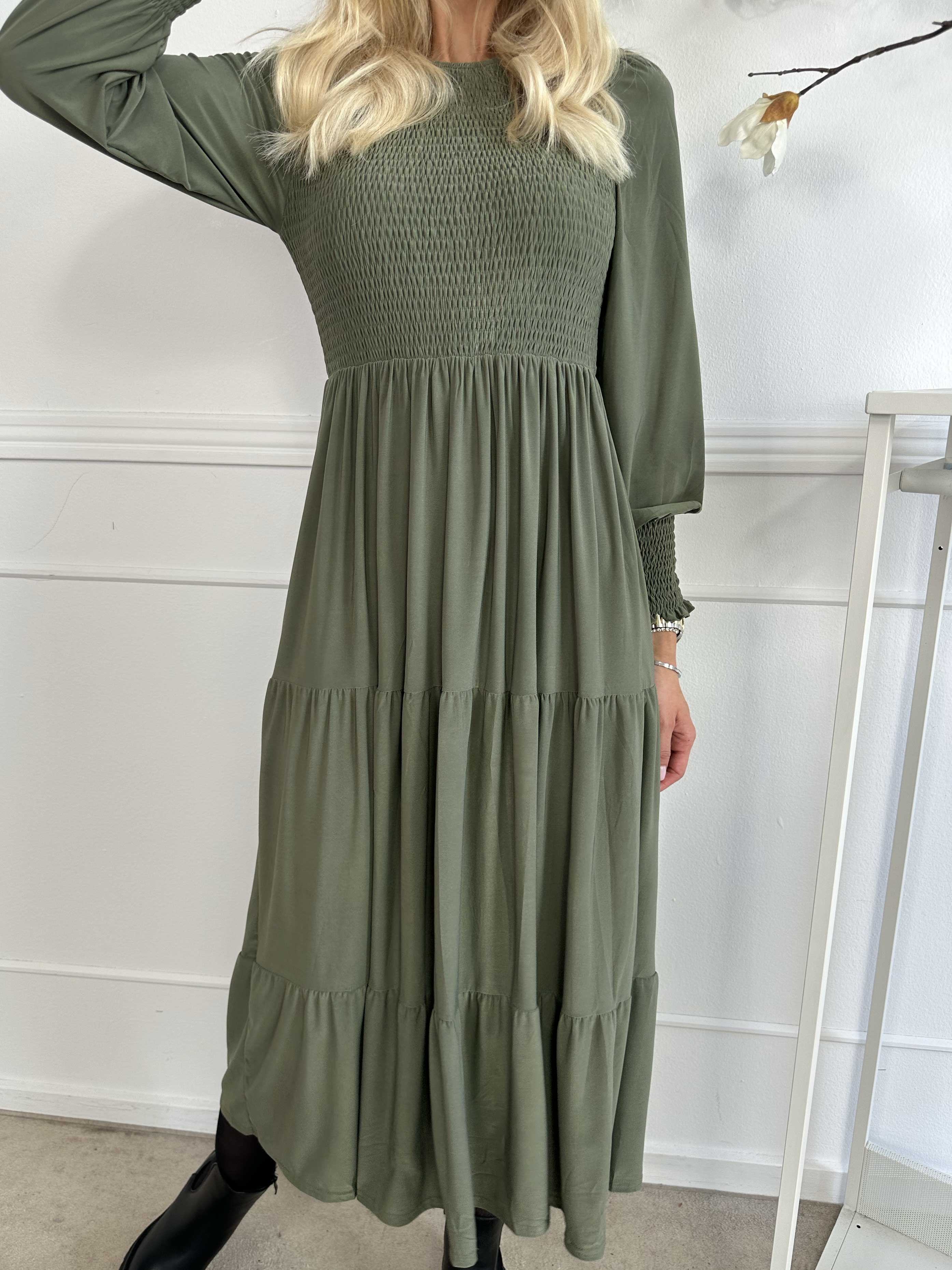 Kelly Long - Stretchklänning med smock över bröstet